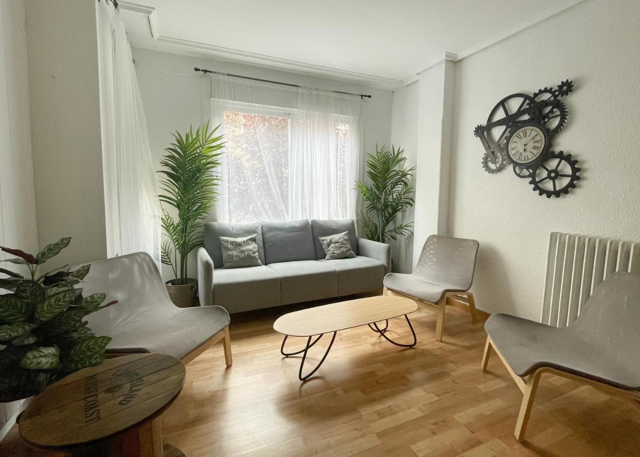 Az The Bridge Hostel - Coliving Zaragoza Eksteriør bilde